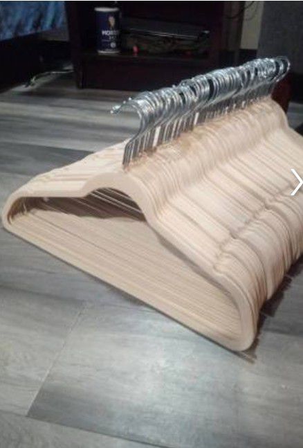 PPU - Bundle of 74 Beige Velvet Non-Slip Hangers
