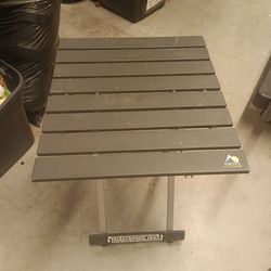 Camping folding table