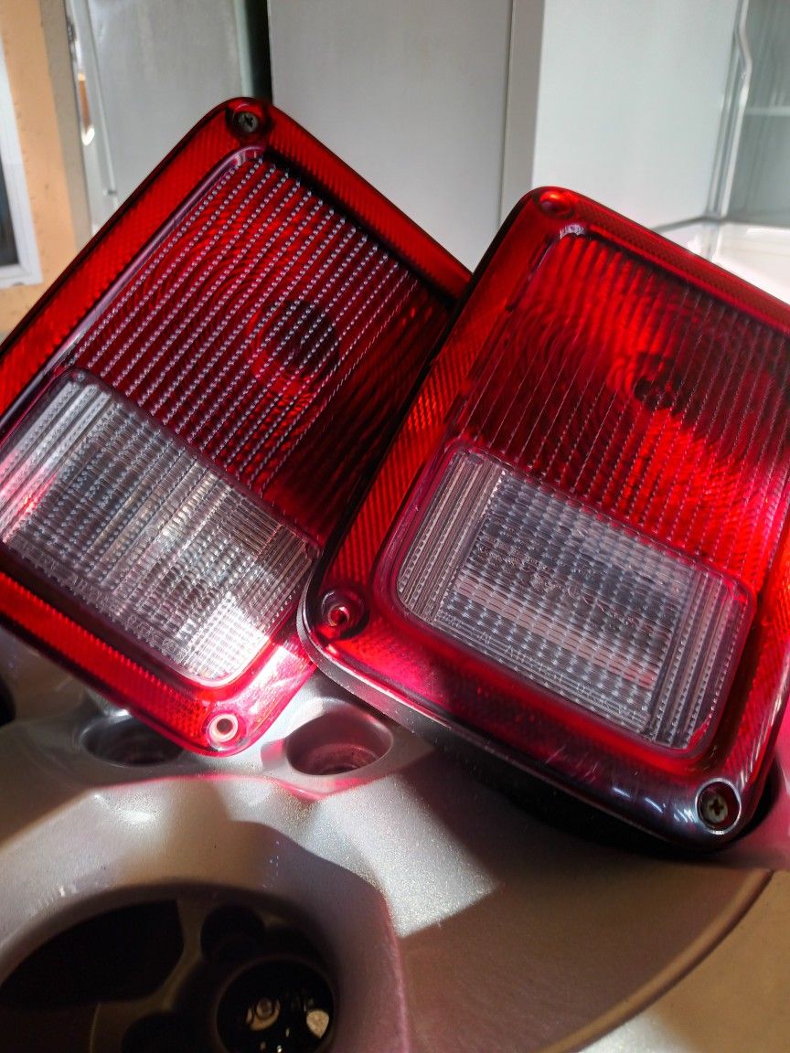 Rear Taillights For 2013 Jeep Wrangler Sahara 