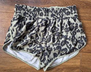 Victoria’s Secret Sport Camouflage Animal Print Athletic Exercise Shorts Sz XS