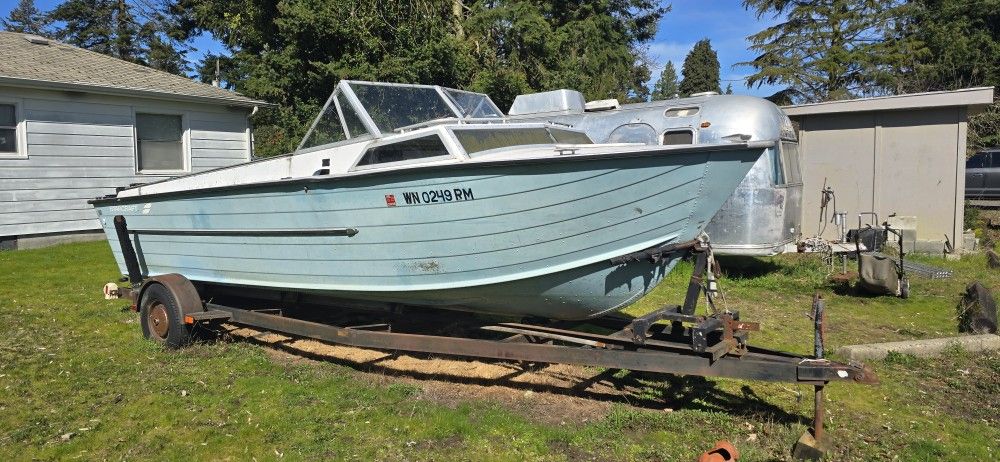 Starcraft Deep V Aluminum Boat - 22 foot