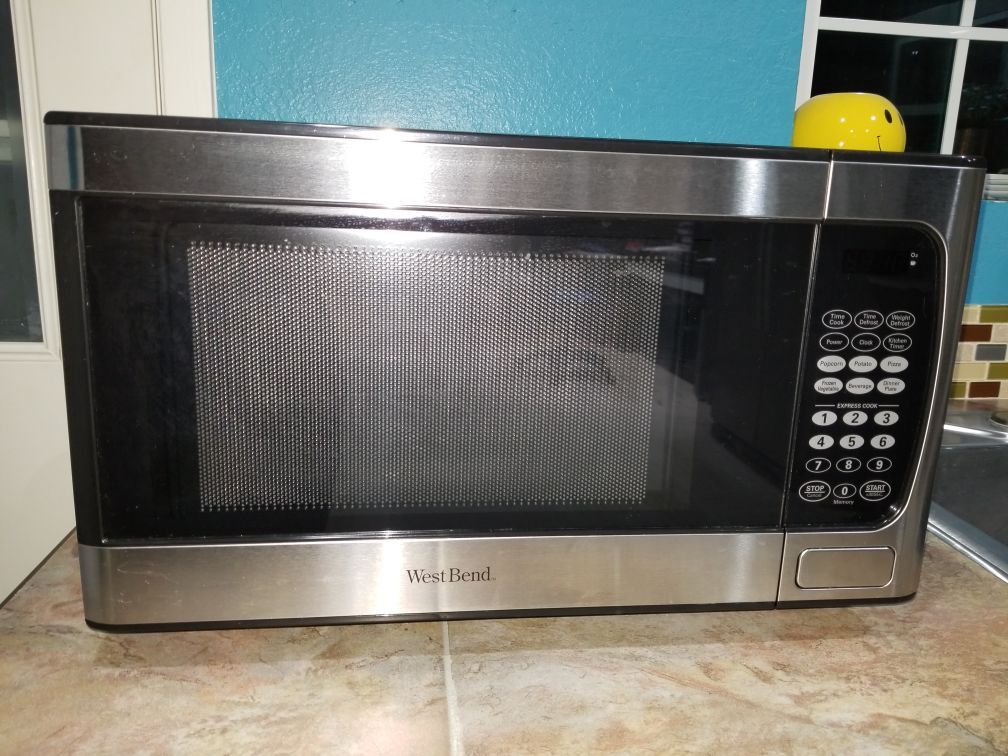 West Bend 900-Watt Microwave - stainless steel