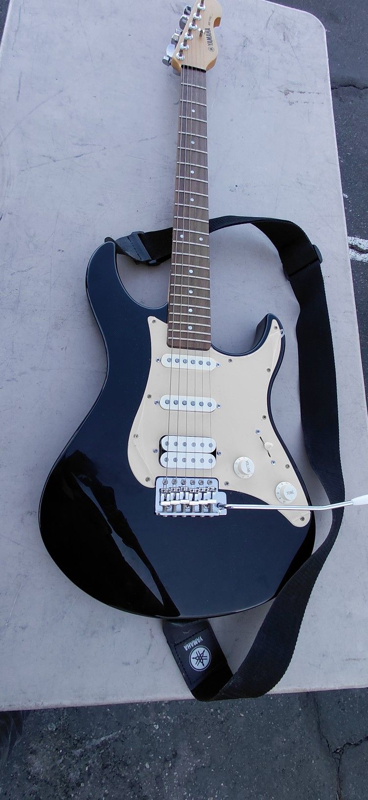 Yamaha EG 112c Guitar Set