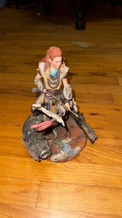 Horizon Zero Dawn Aloy Collector Statue Figure