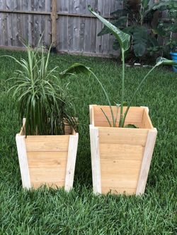 NEW CEDAR PLANTER BOX