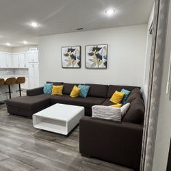 Luxury Sectional Sofa with Storage – Excellent Condition