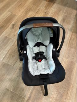 Nuna Pipa Lite LX Car Seat and Base