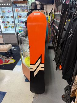 Forum youngblood 155 snowboard, certified with warranty located at Sin city snowboards