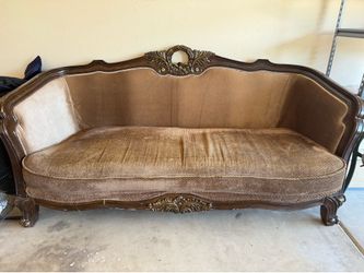 1960s Victorian Couch - Rococo Revival