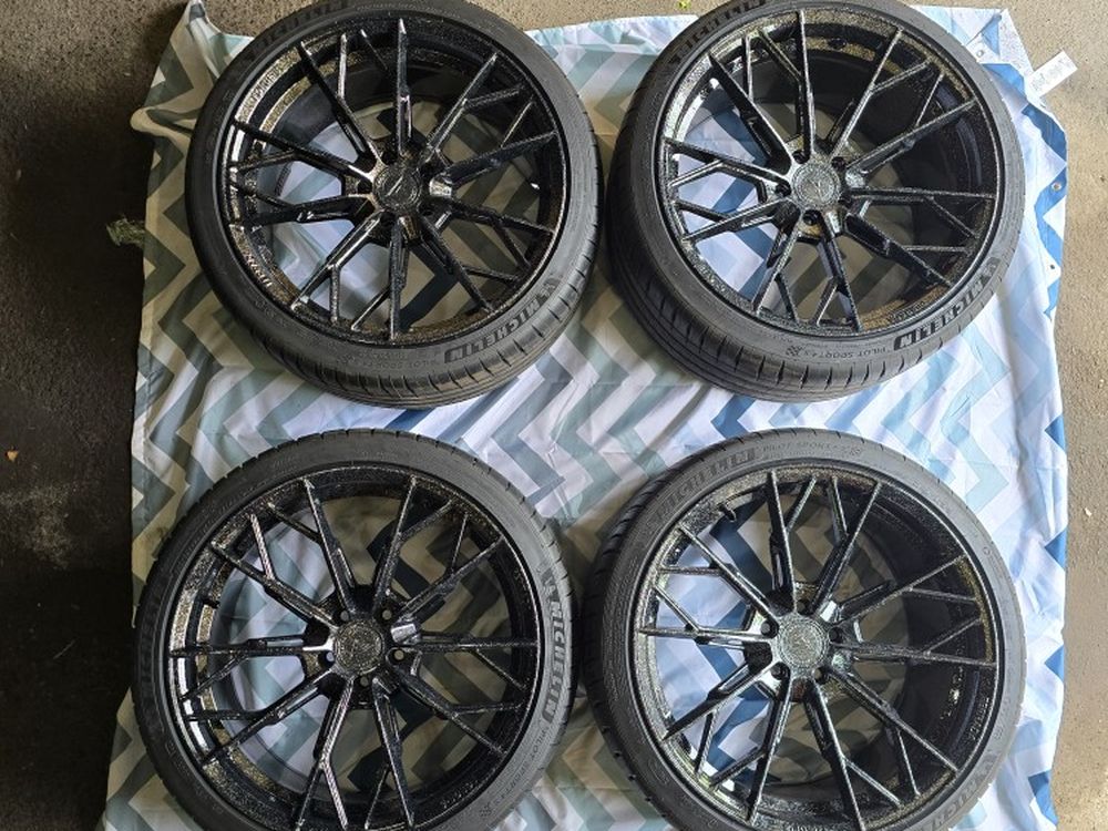 4 BMW 20" BRAND NEW STAGGERED RIMS & TIRES