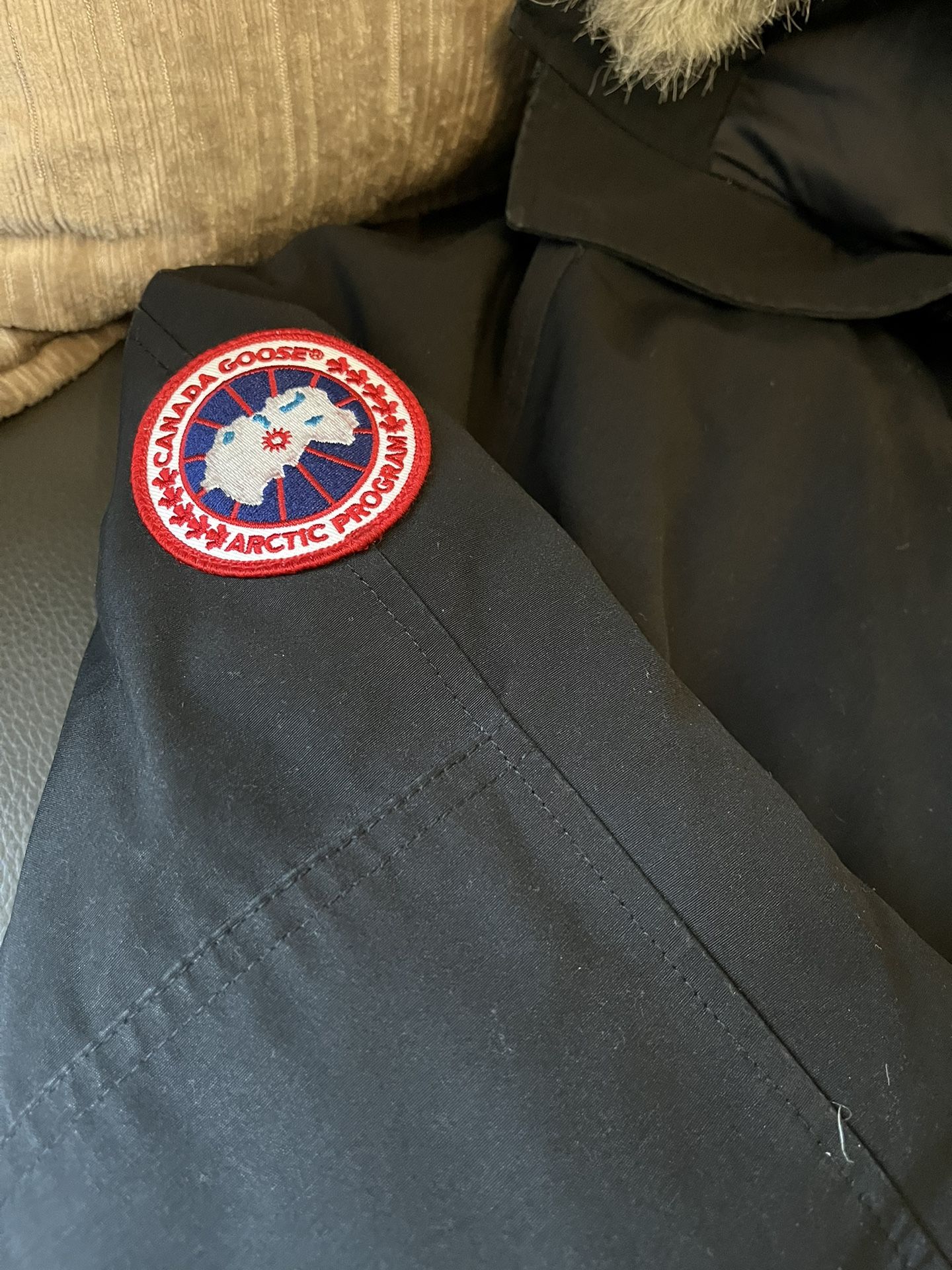 Men’s Canada Goose Parka. 2xl