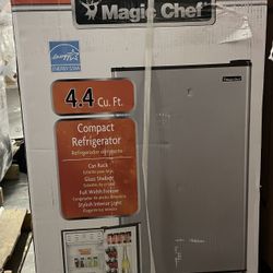 Magic Chef 4.4 cu. ft. Mini Fridge in Stainless Look