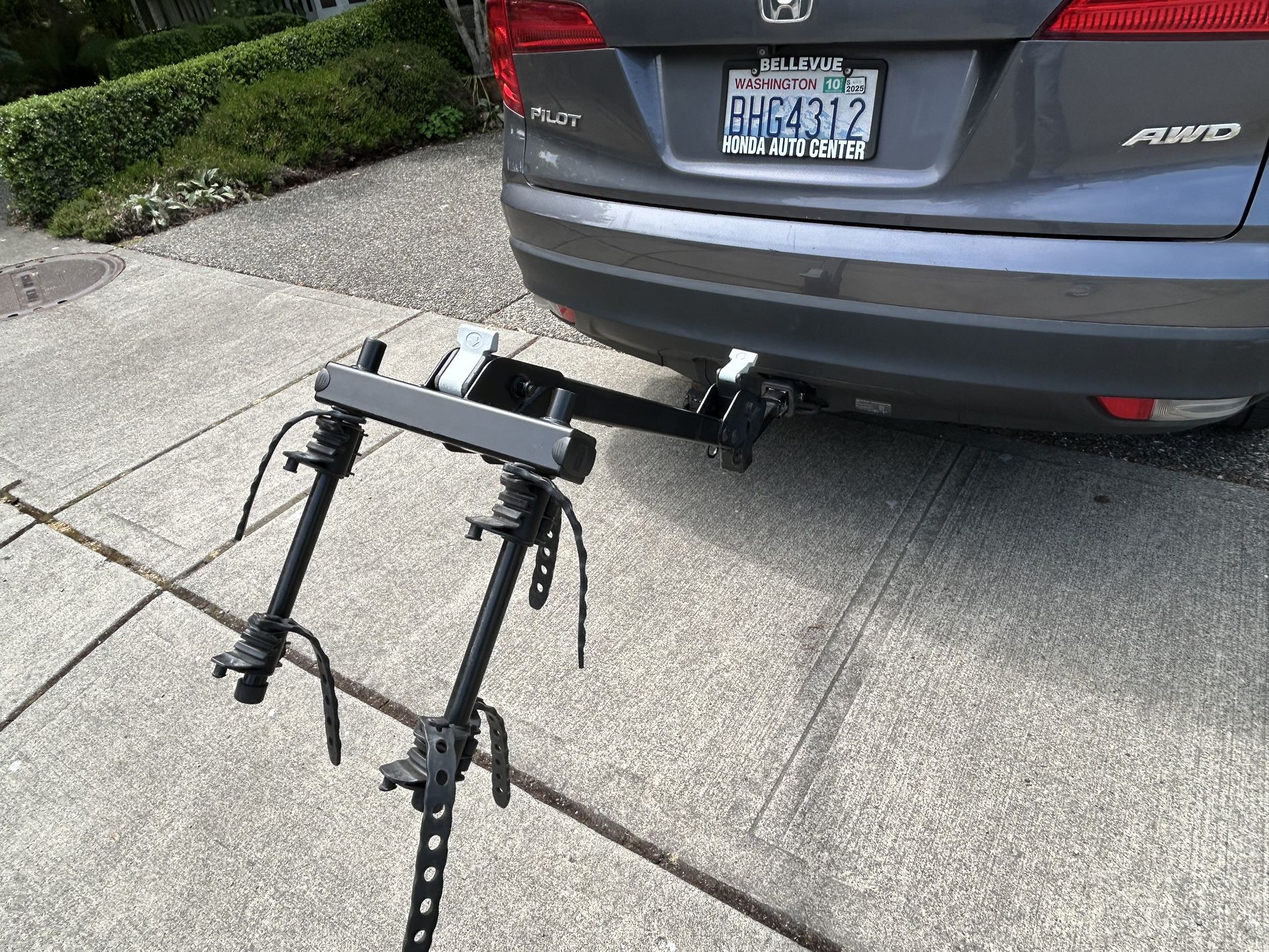 Thule 2 Bike Hitch Rack