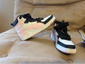 Girl’s  shoes