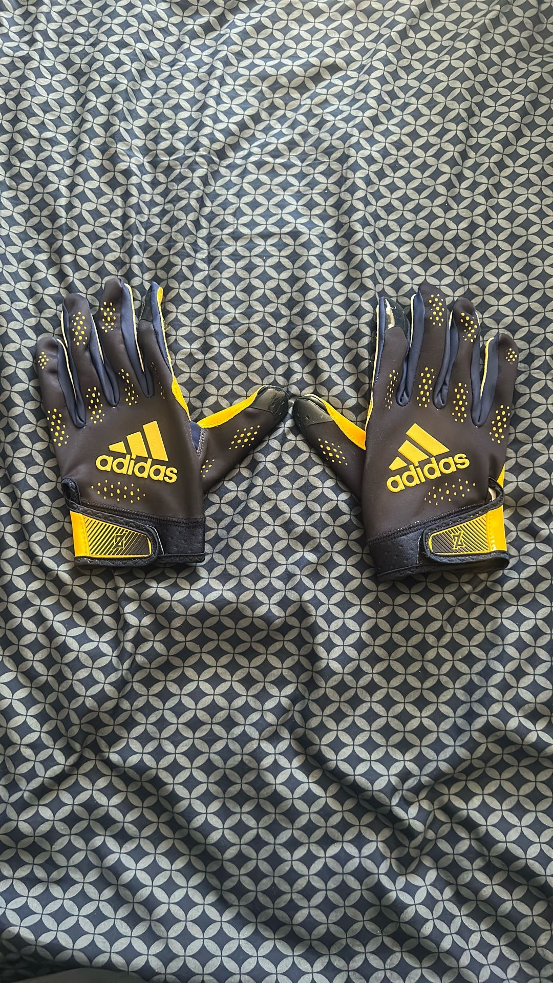 Adizero LA Chargers exclusive gloves 2XL