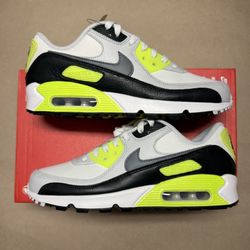 Nike Air Max 90 GTX Gore Tex Volt Nike size 7 men’s running shoes NEW!
