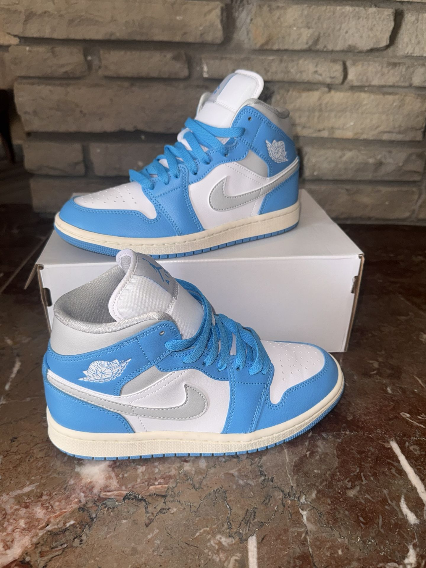 Air Jordan 1 Mid