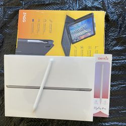 iPad 9th Generation 256GB  Brand New sealed With Keyboard case And Pencil 
