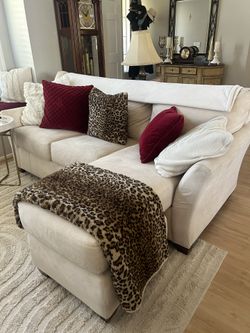 Really good couch slightly used Cream
