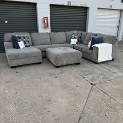 Oversized XL Sectional Sofa With Ottoman