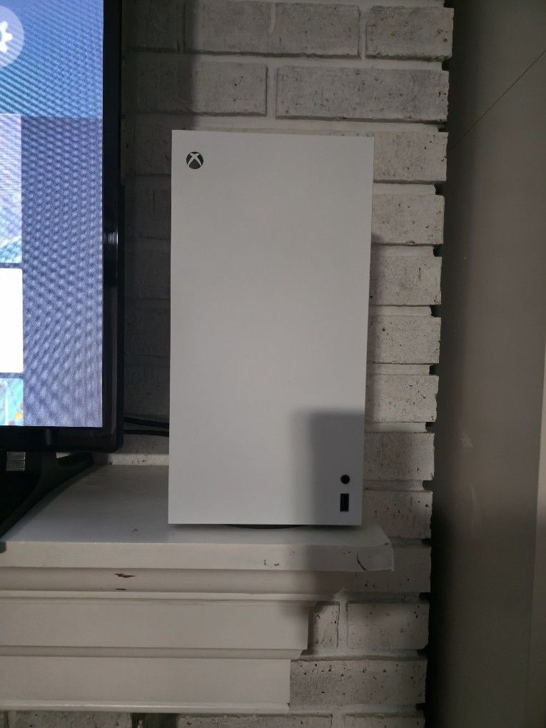 Xbox Series X, 4 Controllers, Wired Headset, & Rechargeable Batteries!