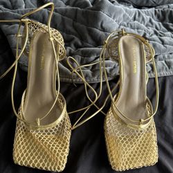 Golden Heels Shoe With Nets 