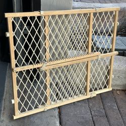 Wood  Pet Baby Gate Doorway Or Stairs 26-42 h 23