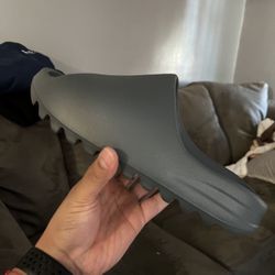 Yezzy Slide