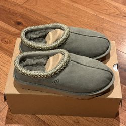 Size’s 6 & 8- UGG Tasman II Slipper Women’s Moss Green Suede 1174470-MSG BRAND NEW