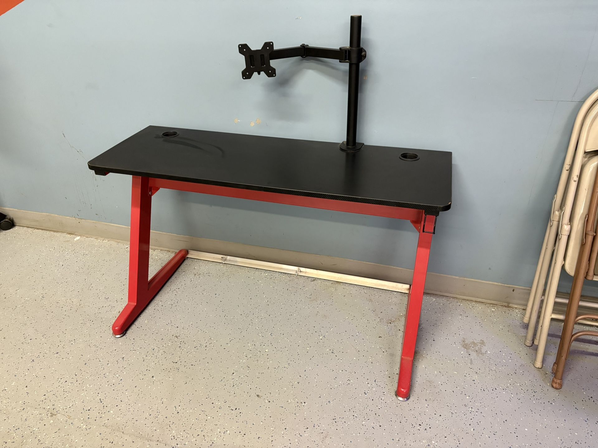 Gaming Desk With PC Monitor Mount 