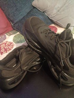 Black size 8.5 work shoes never worn