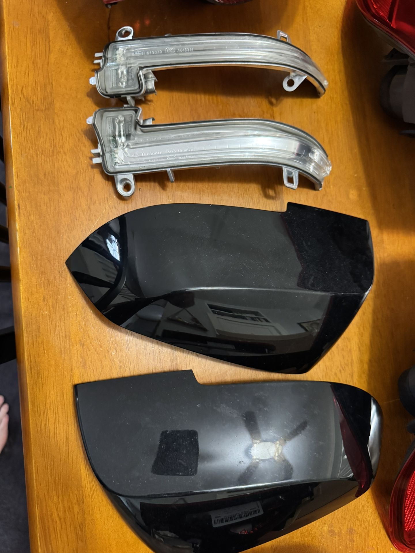 2014 BMW 3 Series Mirror Caps With Turn Signals / 328i / OEM / Good Condition