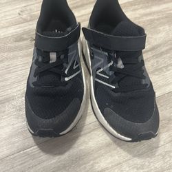 Little boy shoes size 13