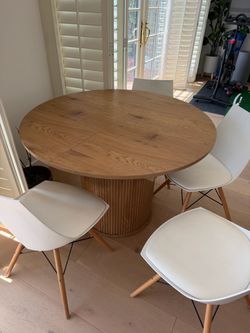 Modern wood extendable dining table w chairs