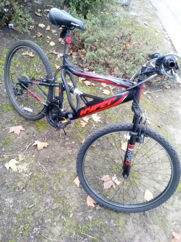 Hyper Shocker Full Suspension 26" Mountain Bike
