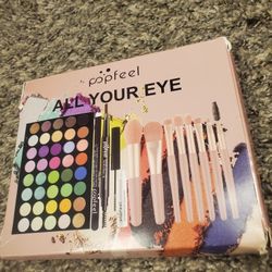 Top highlights
ColorSET002B
BrandFantasyDay
Item FormCream, Powder
Product Benefits
Ideal for various skin tones, offering a versatile and long-lastin