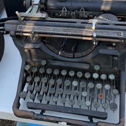 Antique Underwood Typewriter 