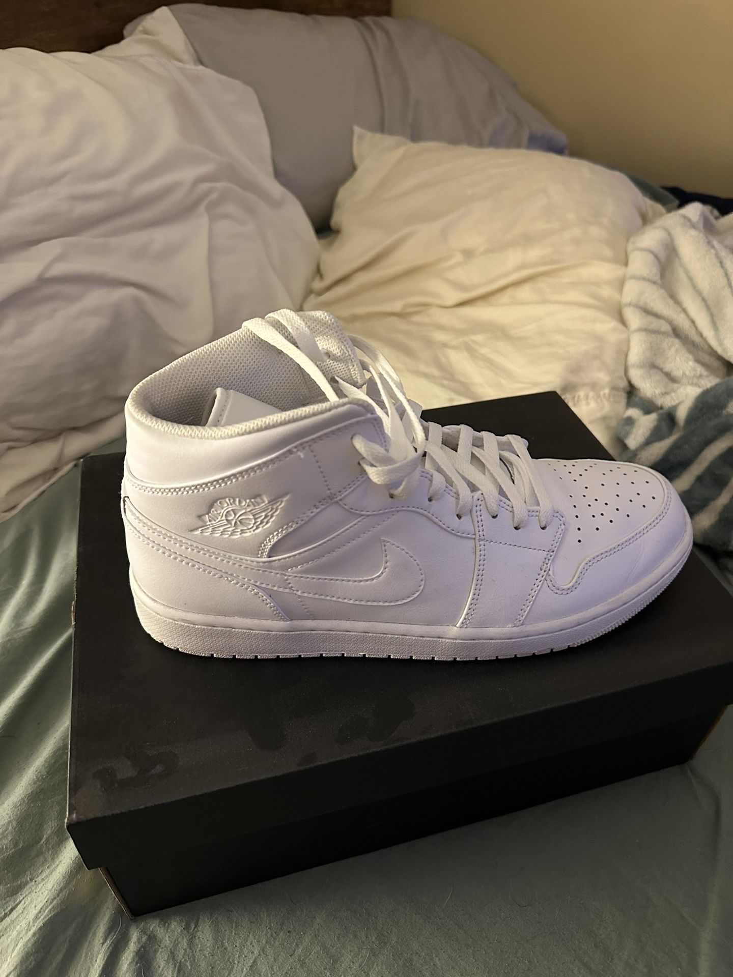 Air Jordan 1 Mids