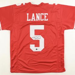 Trey Lance Signed Jersey (Beckett) San Francisco 49ers