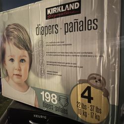 Kirkland Size 4 Diapers 