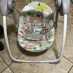 Baby Swing with rechargeable batteries and the charger