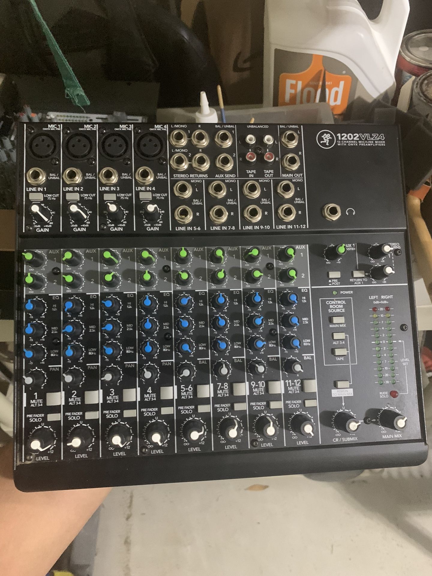 Mackie 1202 VLZ4 12 Channel Mic/ Line Mixer W/ Onyx Pre-Amp for