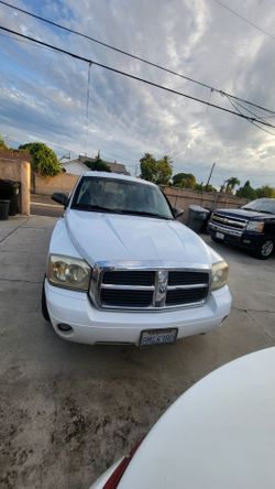 Dodge dakota 2007 titulo limpio