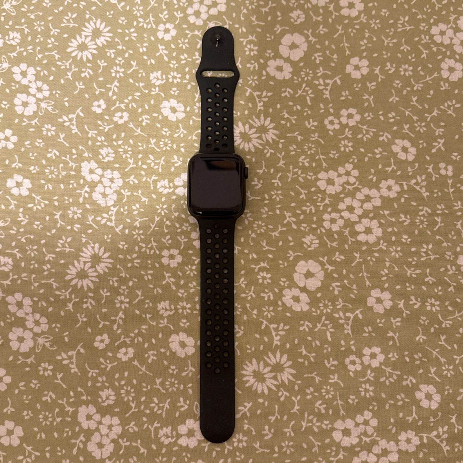 Apple Watch Series 6 Space Gray With Nike Sport Band