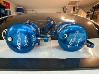 2 Avet HXW 4.2 Lever Drag Reels