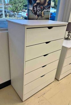 Five drawers dresser