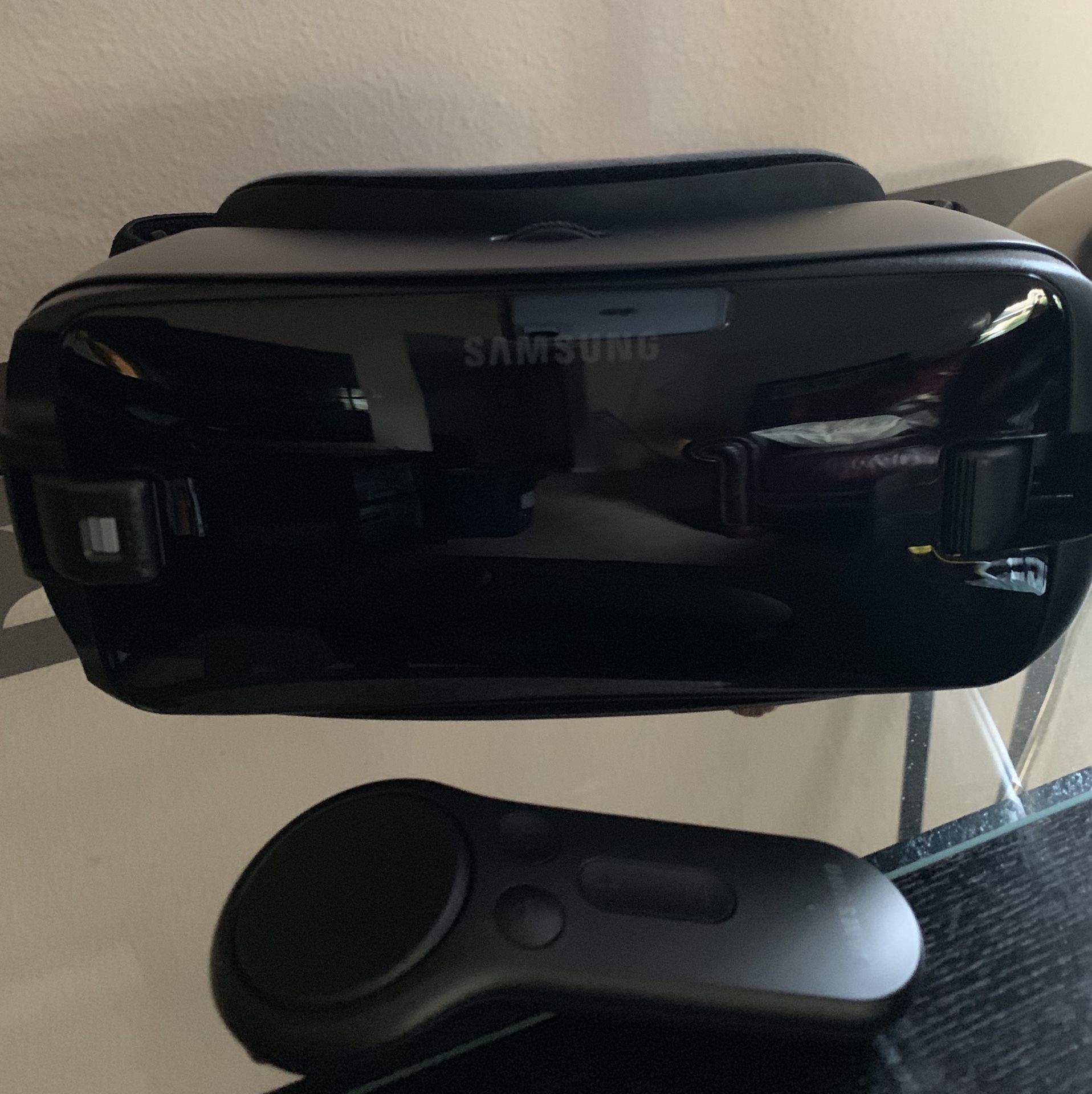 Samsung Oculus VR with remote