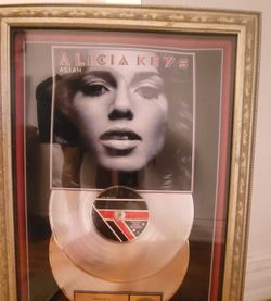 Authentic ALICIA KEYS