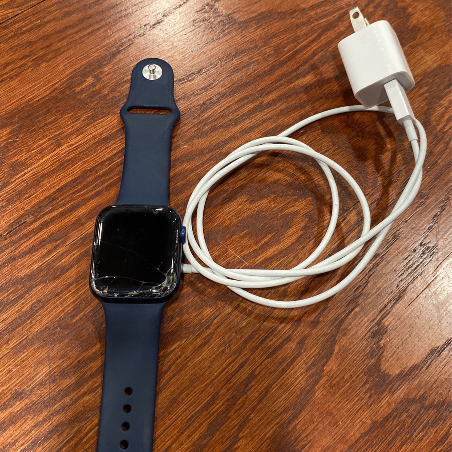 Damaged Apple Watch Series 6 Cellular