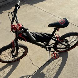 Kids’ Bike - On The Throttle - Lightning McQueen 